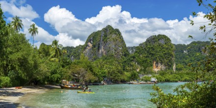 Island landscape near Krabi, weather, sky, nature, beach, beach holiday, beach holiday, Asian,