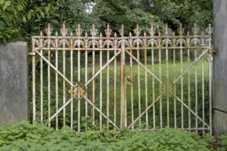 Old, ornate metal garden gate, Münsterland, North Rhine-Westphalia, Germany, Europe