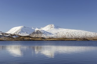 Lochan na h-Achlaise, Lochan Na h'Achlaise in winter and snow covered Black Mount, mountain range