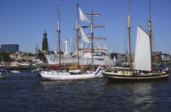 Europe, Germany, Hamburg, Elbe, harbour birthday, parade in front of the Elbe Philharmonic Hall,