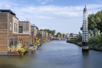 18 Floating residential buildings Havenlofts Nassauhaven, energy-neutral, solar cells, heat from