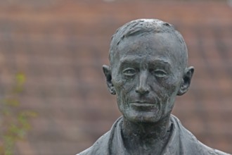 Sculpture Hermann Hesse, monument, bronze, detail, head, Gaienhofen, Untersee, Lake Constance, Lake