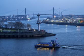 View across the Elbe to the Köhlbrand, estuary of the Süderelbe into the Norderelbe, with Köhlbrand