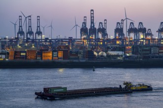 Port of Hamburg, HHLA Container Terminal Burchardkai, Athabaskakai, on the Elbe, push boat,