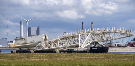 Bumblebee barge, with the Stinger boom, which is part of the world's largest deep-sea pipelay