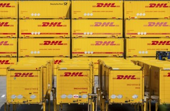 DHL, Deutsche Post, parcel centre, warehouse for freight containers, Krefeld, North