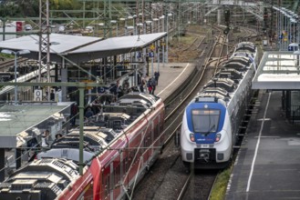 S-Bahn station Wuppertal-Elberfeld, platforms, local train, Wuppertal, North Rhine-Westphalia,