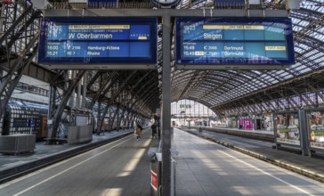 Effects of the coronavirus crisis, empty tracks at the main railway station, Cologne, Germany,