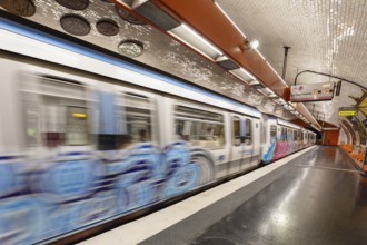 Departing train in a metro station, Paris, Ile de France, France, Paris, Ile de France, France,