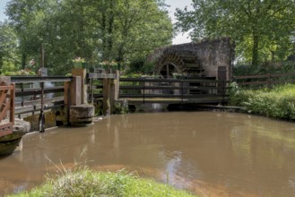 Mill wheel and sluice, Moulin de la Walk, fulling mill, Wissembourg, Alsace, France, Europe