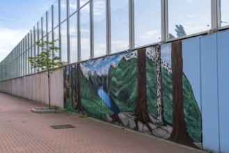 Noise barrier on Hombrucher Straße in Essen-Frillendorf, along the A40 motorway, 250 metres long,