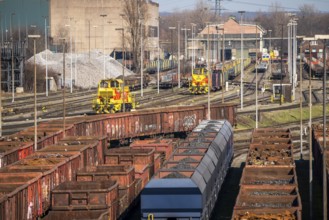 Metal scrap delivery, by rail, to HKM, Hüttenwerke Krupp-Mannesmann in Duisburg-Hüttenheim, they