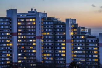 High-rise buildings in the Bensberg residential park, Bergisch-Gladbach, 18-storey housing estate