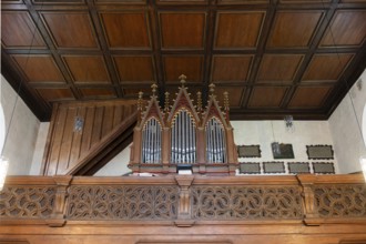 Organ loft, the organ with neo-Gothic case from 1899, St Mary's Church, Kalbensteinberg, Middle