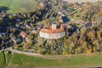 Aerial view of castle Hirschstein, at river Elbe north of city Meissen, Germany, Europe