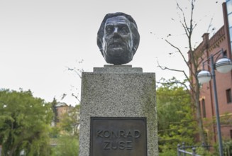 Bust of Konrad Zuse, Street of Remembrance, Spreebogen, Moabit, Mitte, Berlin, Germany, Europe