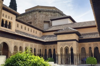 Arabesque Moorish architecture, Court of the Lions, Nasrid Palaces, Alhambra, Granada, Andalusia,