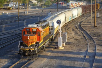 Goods train of the BNSF Railway train railway in Albuquerque, USA, North America