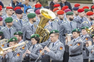 Public roll call of the Army Officers' School on Theatre Square: Bundeswehr honours and bids