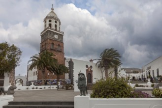 Plaza de la Constitucion with church Iglesia de Nuestra Senora de Guadalupe, Teguise, Lanzarote,