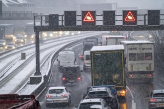 Winter weather, heavy snowfall, traffic jam on the A40 motorway in Essen, North Rhine-Westphalia,