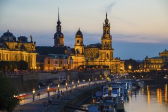 Panorama over the Elbe, from left to right: Academy of Fine Arts, Bruehl's Terrace, Sekundogenitur,