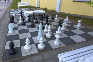 Leisure chess on the promenade in Kühlungsborn, Mecklenburg-Vorpommern, Germany, Europe