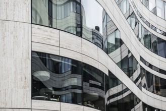 Kö-Bogen building complex, architect Daniel Libeskind, office building and shops, Düsseldorf, North