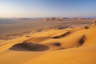 Sand dunes in the Rub Al Khali desert, the world's largest sand desert, Empty Quarter, Oman, Asia