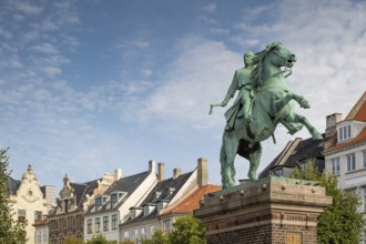 Monument, bronze sculpture, equestrian statue of Absalon of Lund, Bishop of Roskilde, by Vilhelm