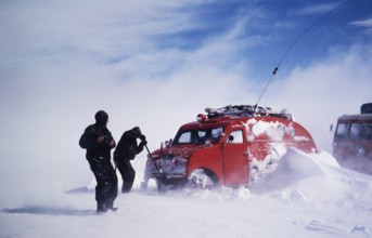 GUSI Bombardier B 12 snowmobile, Gudmundur Jonasson travel company Adventure Arctic Expedition to