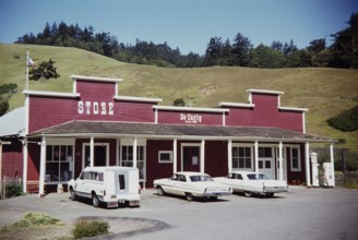 De Carly shop, historic building in Duncans Mills, Sonoma County, California, USA, 1977 Ford