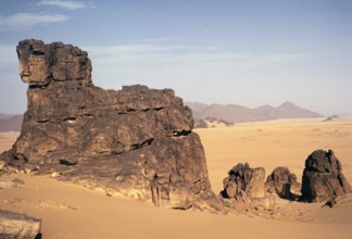 Edge of the sandstone escarpment, Sahara desert landscape, Tassili N'Ajjer National Park, near