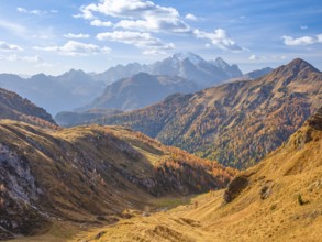 View of the surrounding mountains, autumn, Forcella Giau, Marmolada, Passo di Giau, Dolomites,