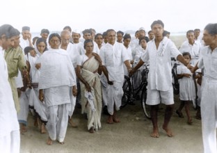 Mahatma Gandhi with associates on Juhu Beach, Mumbai, Maharashtra, India, Asia, May 1944, Asia