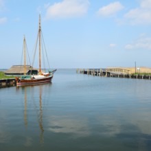 Zeesenboot in the Bodden harbour of Bodstedt, Bodstedter Bodden, Fischland-Darß-Zingst,