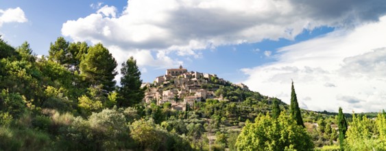 Gordes in autumn