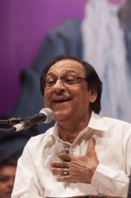 Pakistani ghazal and playback singer Ghulam Ali Khan performing in Mumbai, India, Asia