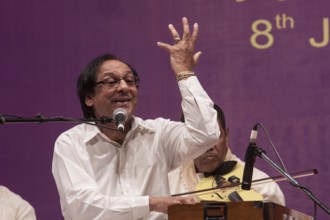 Pakistani ghazal and playback singer Ghulam Ali Khan performing in Mumbai, India, Asia