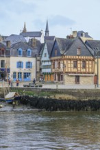 Old harbour Port de Saint-Goustan, half-timbered houses at Place Saint Sauveur, Auray, Morbihan