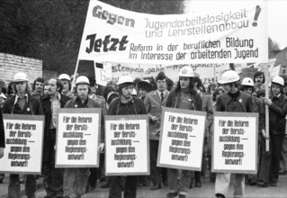 Demonstration of 30, 000 of the DGB youth against unemployment and better vocational training on 19