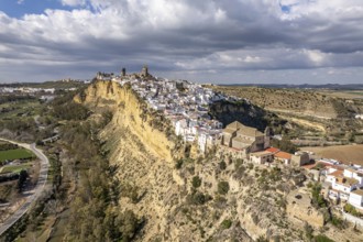 The white houses of Arcos de la Frontera seen from above, Andalusia, Spain, Europe