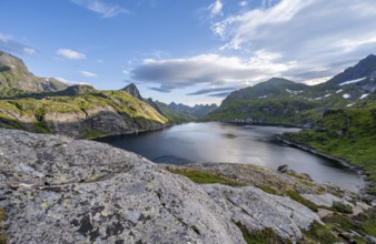 Mountain landscape with lake Tennesvatnet, at sunrise, Moskenesøya, Lofoten, Nordland, Norway,