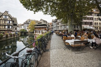 Half-timbered houses, La Petite France, River Ill, Strasbourg, Alsace, France, Europe