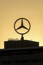 Merdedes star, Daimler, Mercedes-Benz, corporate headquarters, evening atmosphere, after sunset,