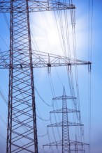 Symbolic image, energy crisis, overhead power lines, sun, Baden-Württemberg