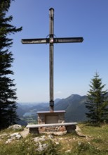 Summit cross on Feichtenstein, Hintersee, Osterhorn Group, Salzkammergut, Land Salzburg, Austria,