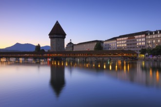 Chapel Bridge with Rigi, Reuß, Old Town Lucerne, Switzerland, Europe