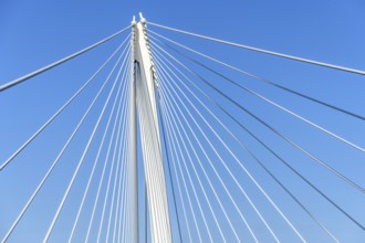 Die Deux-Rives-Fußgängerbrücke zwischen Deutschland und Frankreich in Kehl und Straßburg, ein