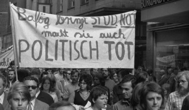 On 24 June 1971, more than 2, 000 students at the University of Dortmund protested against a